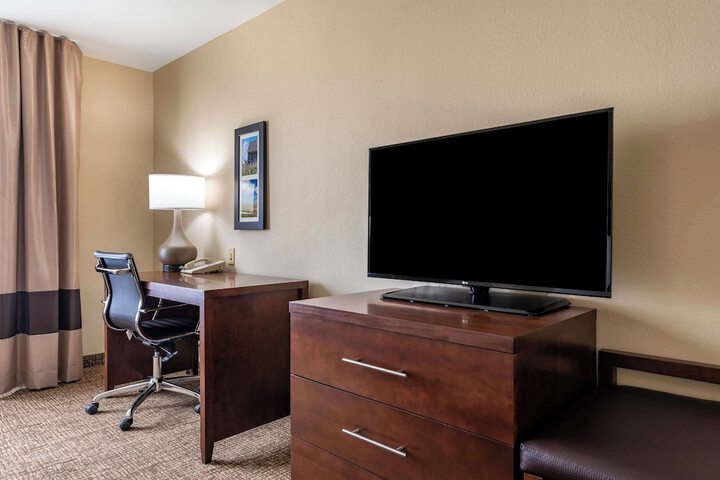 Room 32 of 57
