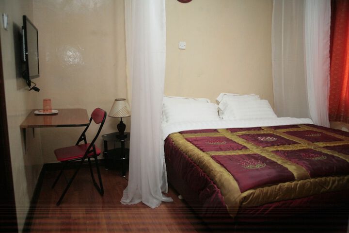 Room 9 of 23