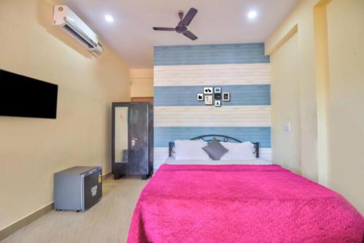 Room 6 of 19