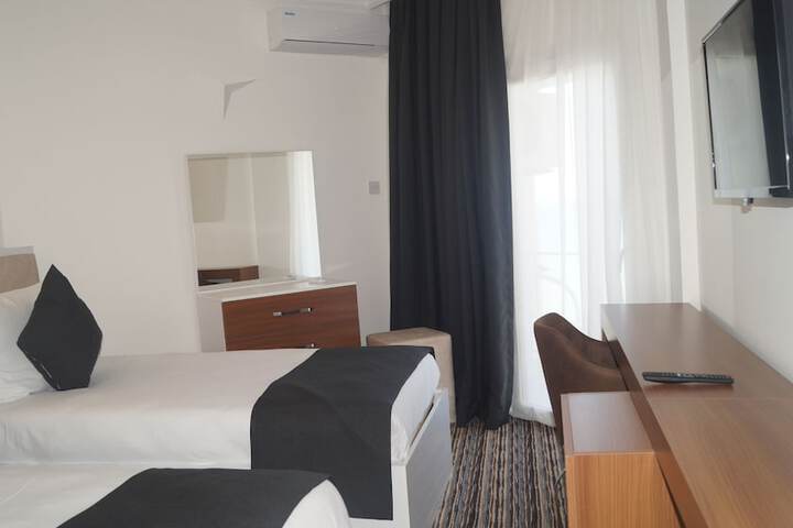 Room 4 of 21