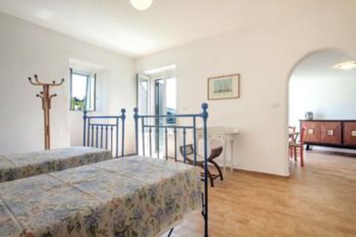 Room 8 of 20