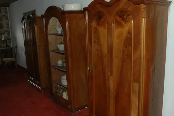 Room 4 of 13