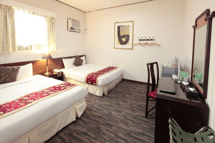 Room 8 of 40