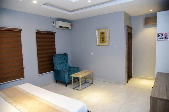 Room 40 of 78