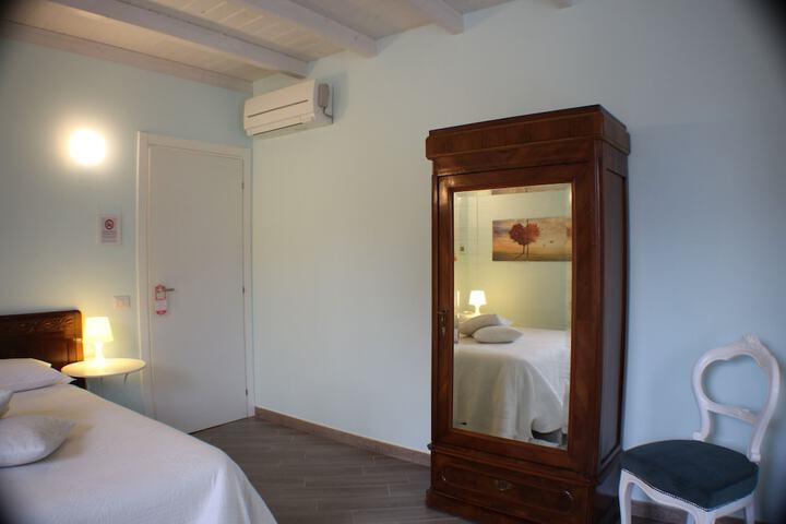 Room 17 of 59