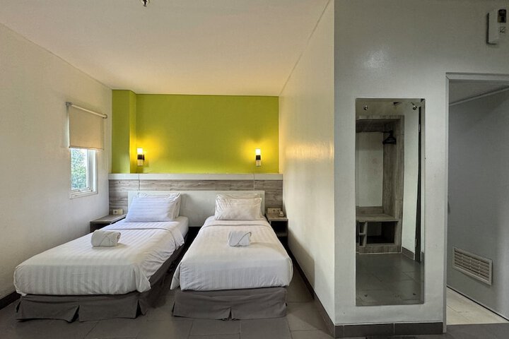 Room 28 of 49