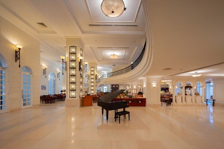 Hotel Interior 4 of 97