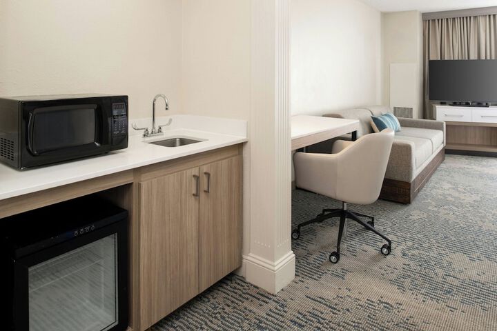 Room 16 of 50