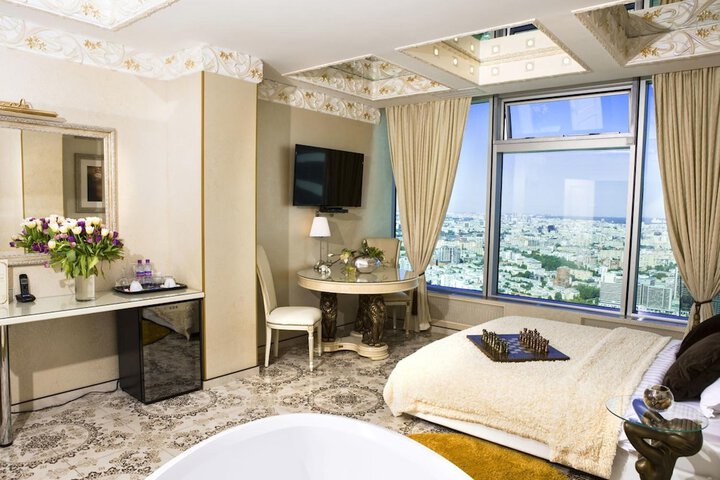 Room 30 of 62