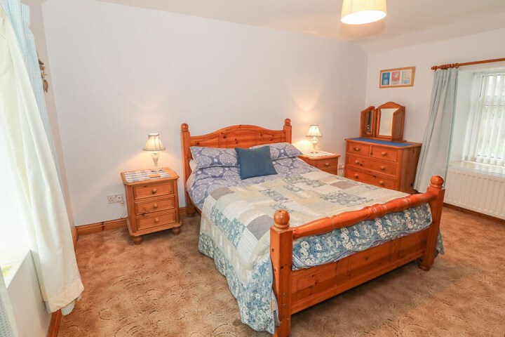 Room 3 of 6