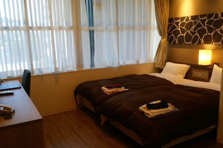 Room 3 of 34