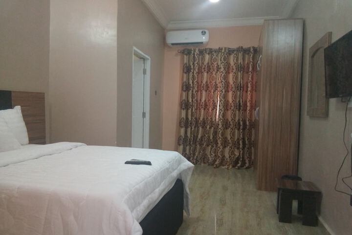 Room 5 of 21