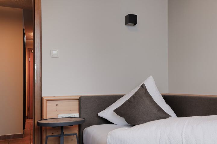 Room 18 of 125