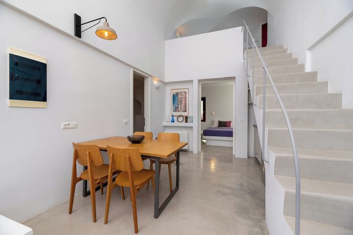 Room 4 of 13