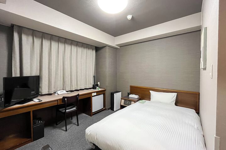 Room 3 of 16