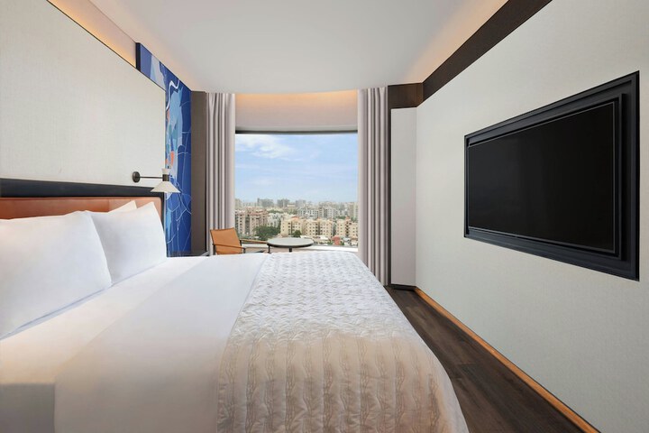 Room 13 of 56