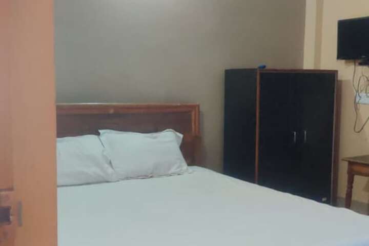Room 11 of 13
