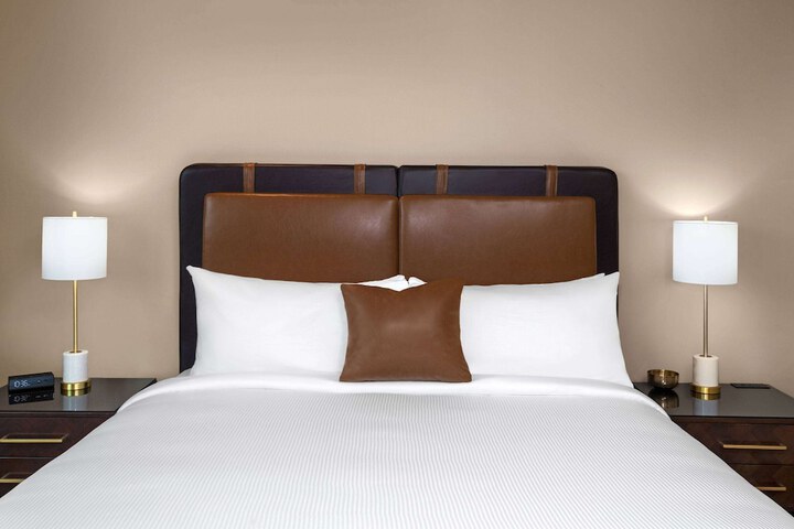1 California King Bed Accessible Studio Suite Roll in Shower (11 of 20)