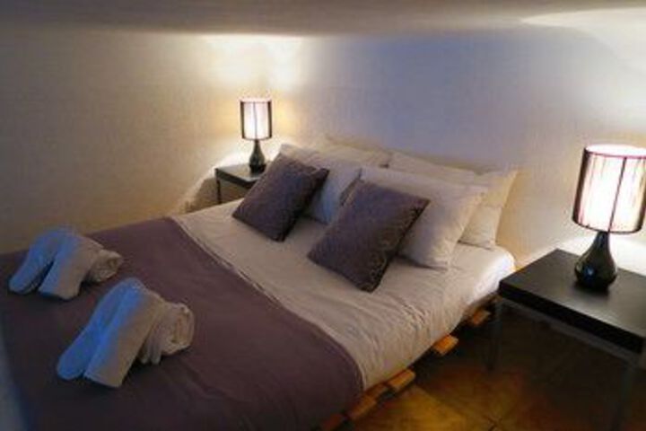 Room 10 of 19