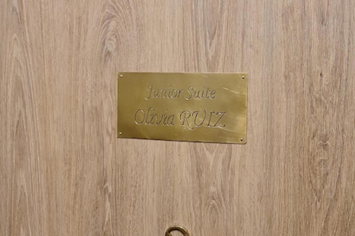 Room 49 of 210
