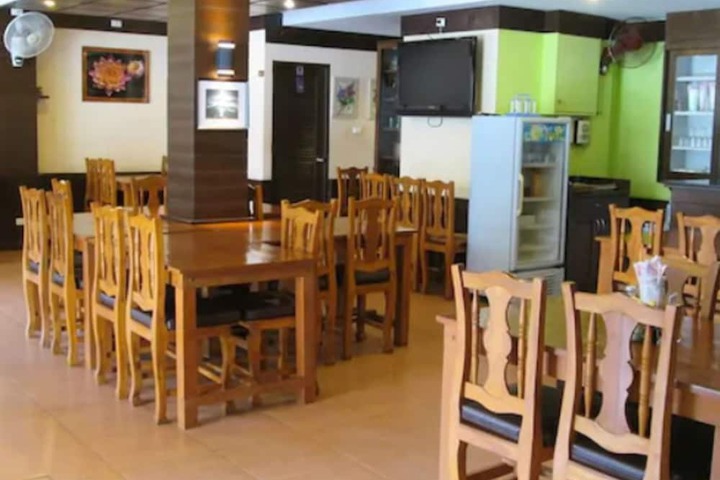 Dining Photos