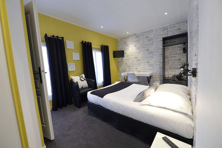 Room 6 of 44