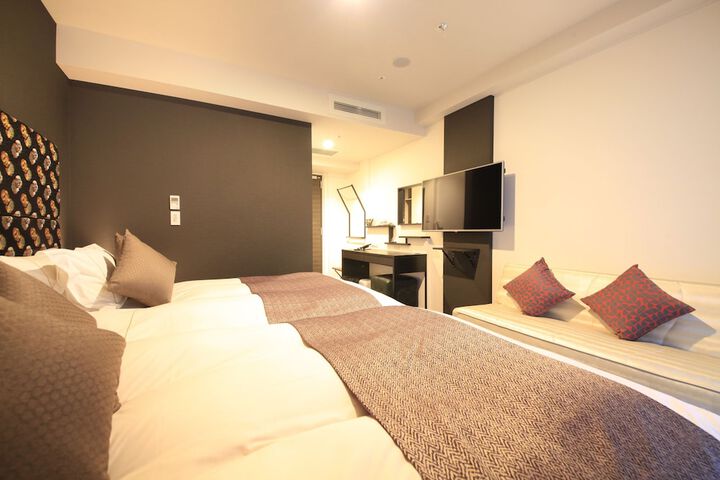 Room 26 of 87