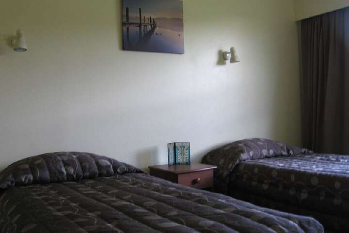 Room 3 of 32