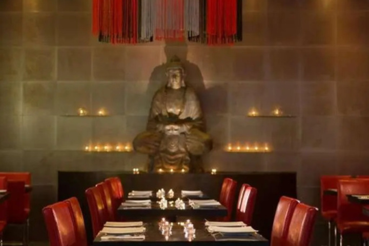 Dining 32 of 32