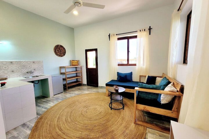 Room 4 of 18