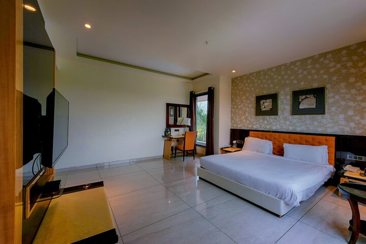 Room 9 of 49