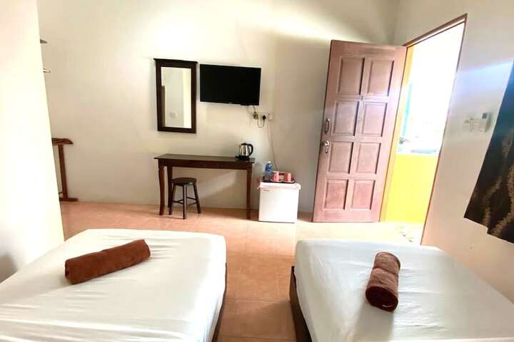 Room 17 of 34