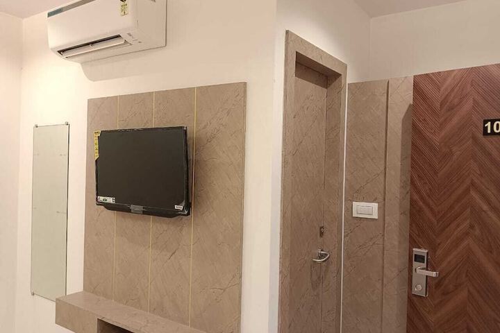 Room 16 of 45