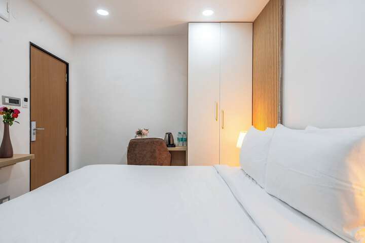 Room 9 of 47