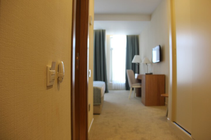Room 3 of 30