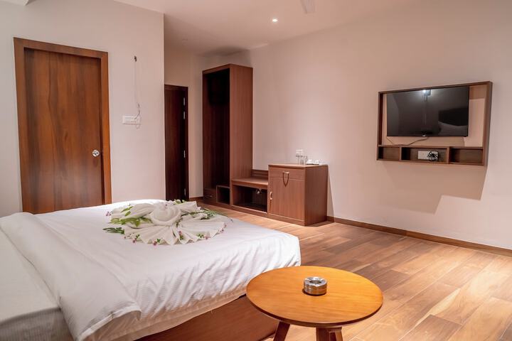 Room 8 of 19