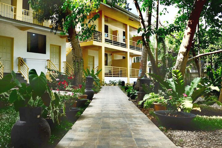 Hotel Exterior 57 of 63
