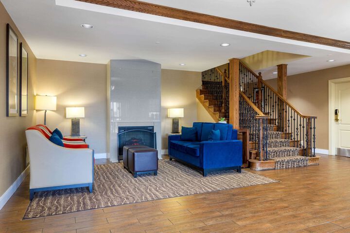 Hotel Interior 4 of 30