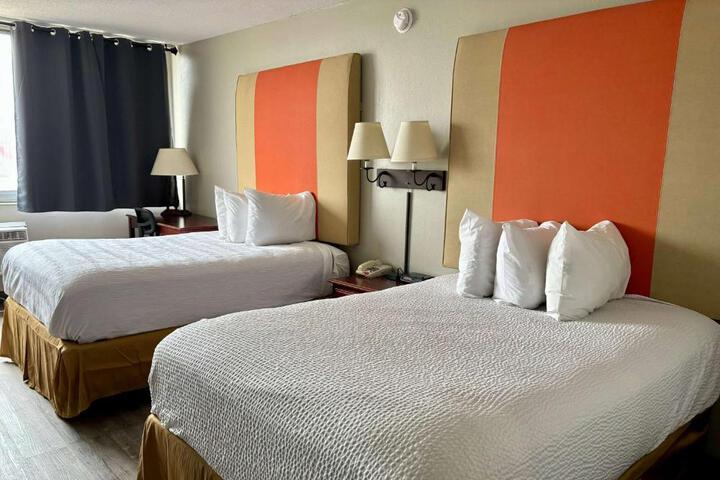 2 Double Beds (1 of 8)