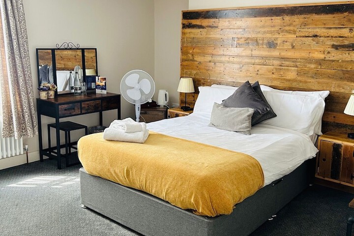 Room 5 of 23