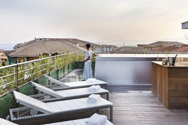 Hotel Pool