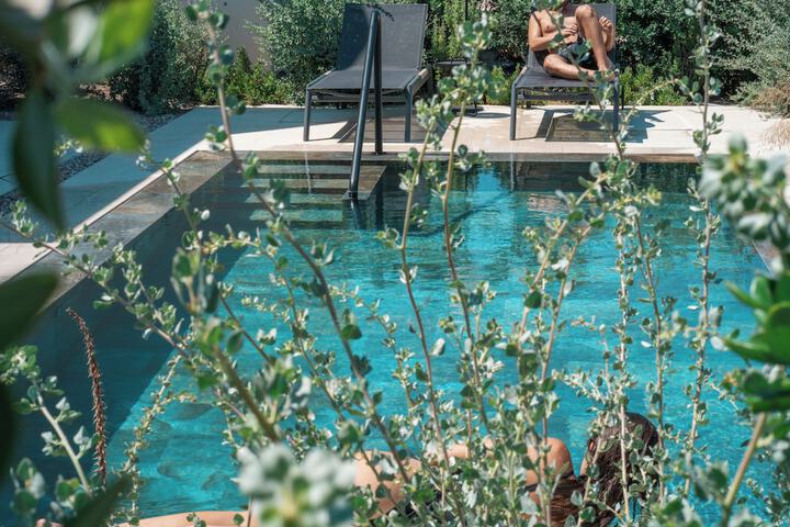 Pool 105 of 251