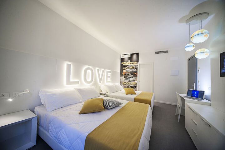 Room 21 of 57