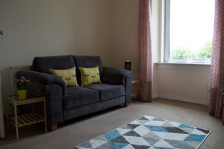 1 Bedroom Flat 15 Minutes From Edinburgh City Centre