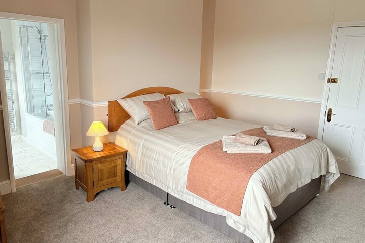 Room 3 of 25