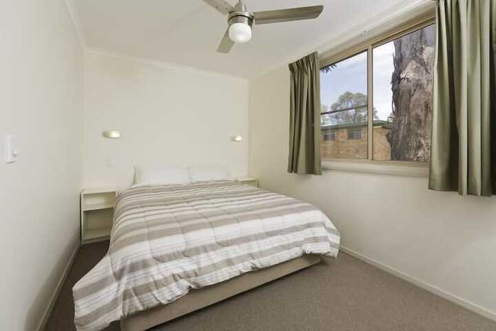 Room 13 of 33