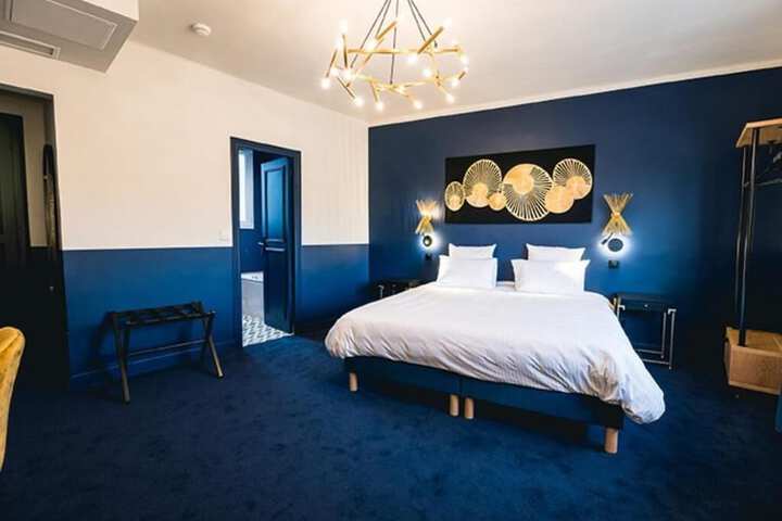 Room 6 of 32