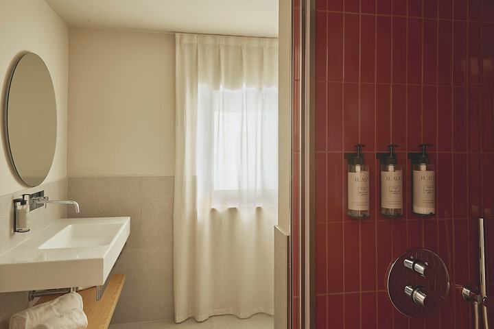 Room 19 of 35
