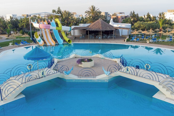 Hotel with Pool