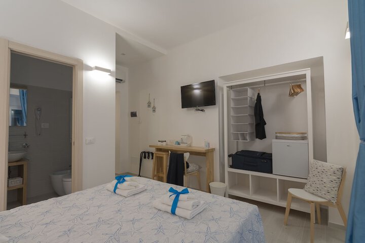 Room 16 of 31